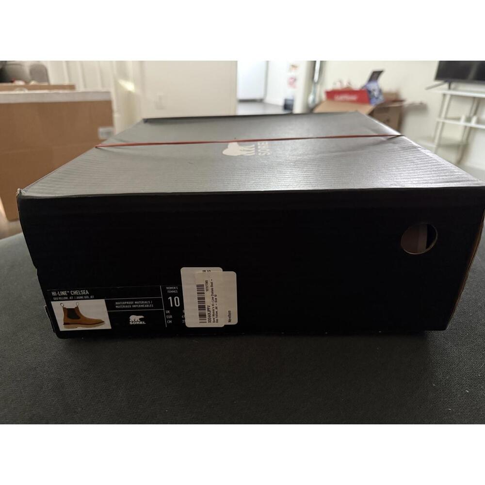 Sorel womens hi line chelsea boot geo yellow jet size 10